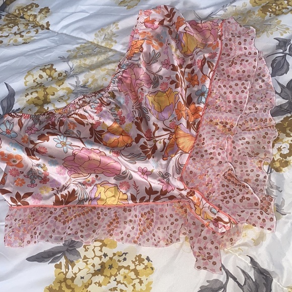 VICTORIA’S SECRET ❤️ Lingerie Lounging Sleeping Shorts -Large L - Picture 4 of 8